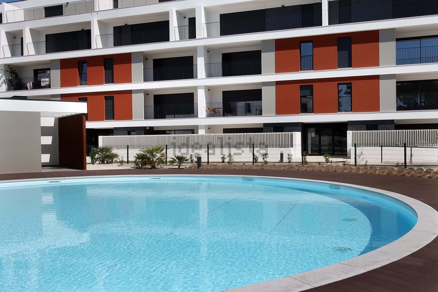 出租公寓 t2在Avenida José Cardoso Pires, 8 - 游泳池