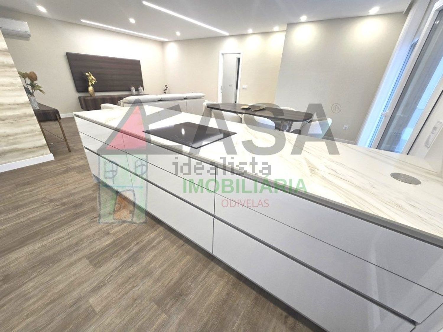 公寓 t2出售在Avenida Doutor António Silva Marques, 10 - 厨房