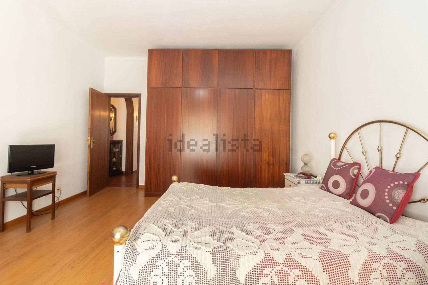 小楼房或独栋别墅出售在Avenida Padre Nabeto - 卧室