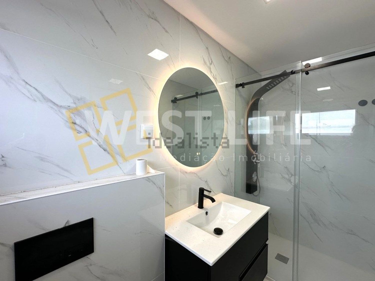 小楼房或独栋别墅出售在Santa Bárbara - 卫生间