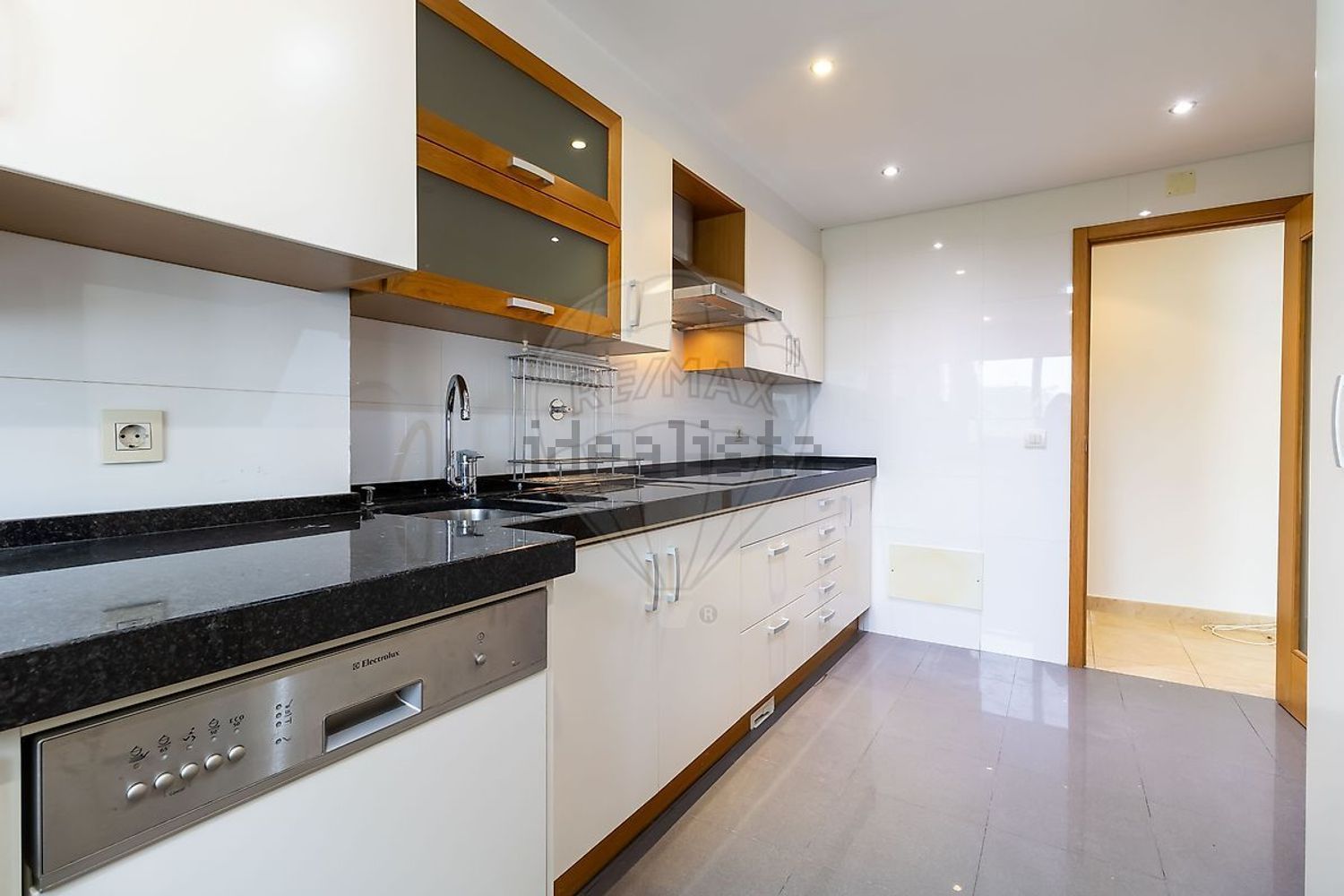 公寓 t2出售在Rua Doutor António Patrício Gouveia - 厨房