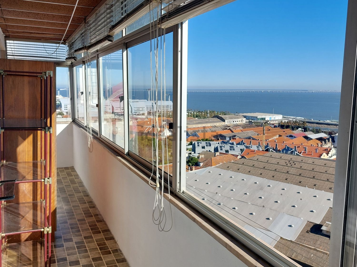 出租公寓 t2在Rua Marvila, 49 - 阳台