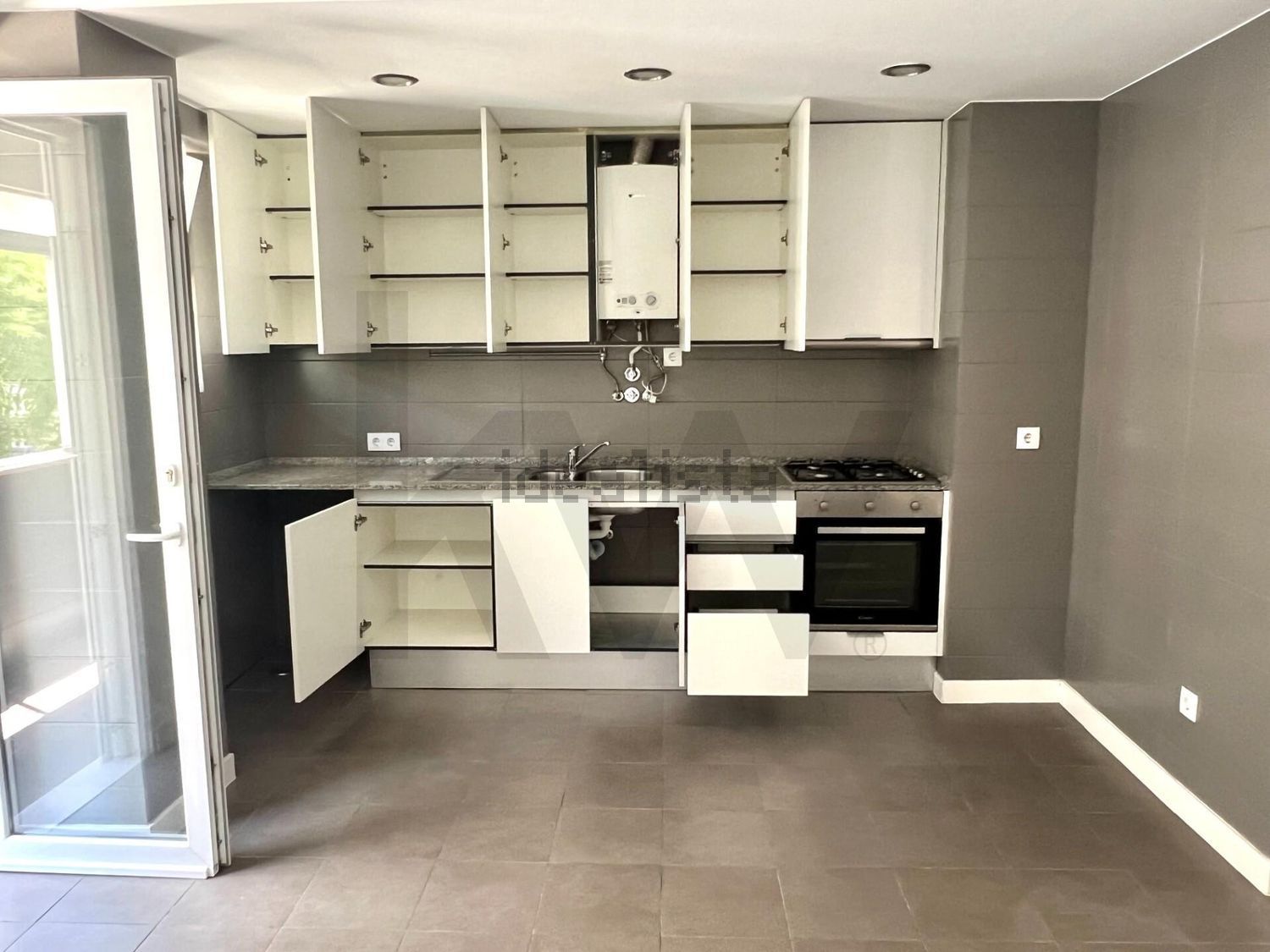 出租公寓 t4在Rua Fernão de Magalhães - 厨房