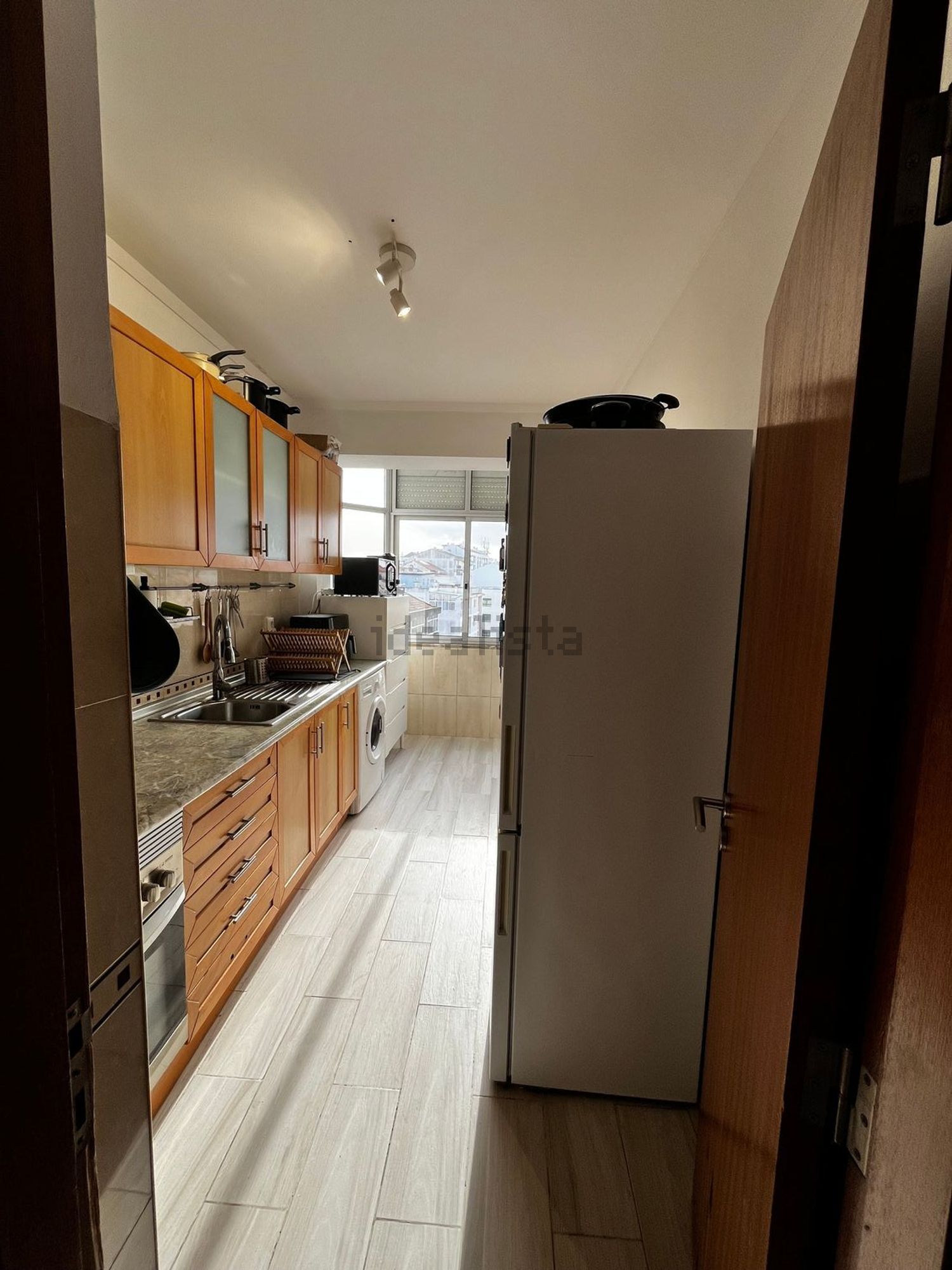 出租房间在Largo 1º de Maio, 2 n - 厨房