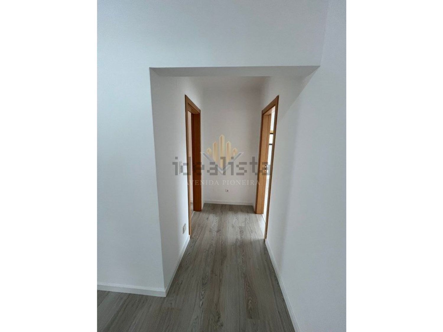 小楼房或独栋别墅出售在Rua Pulido Valente - 过道