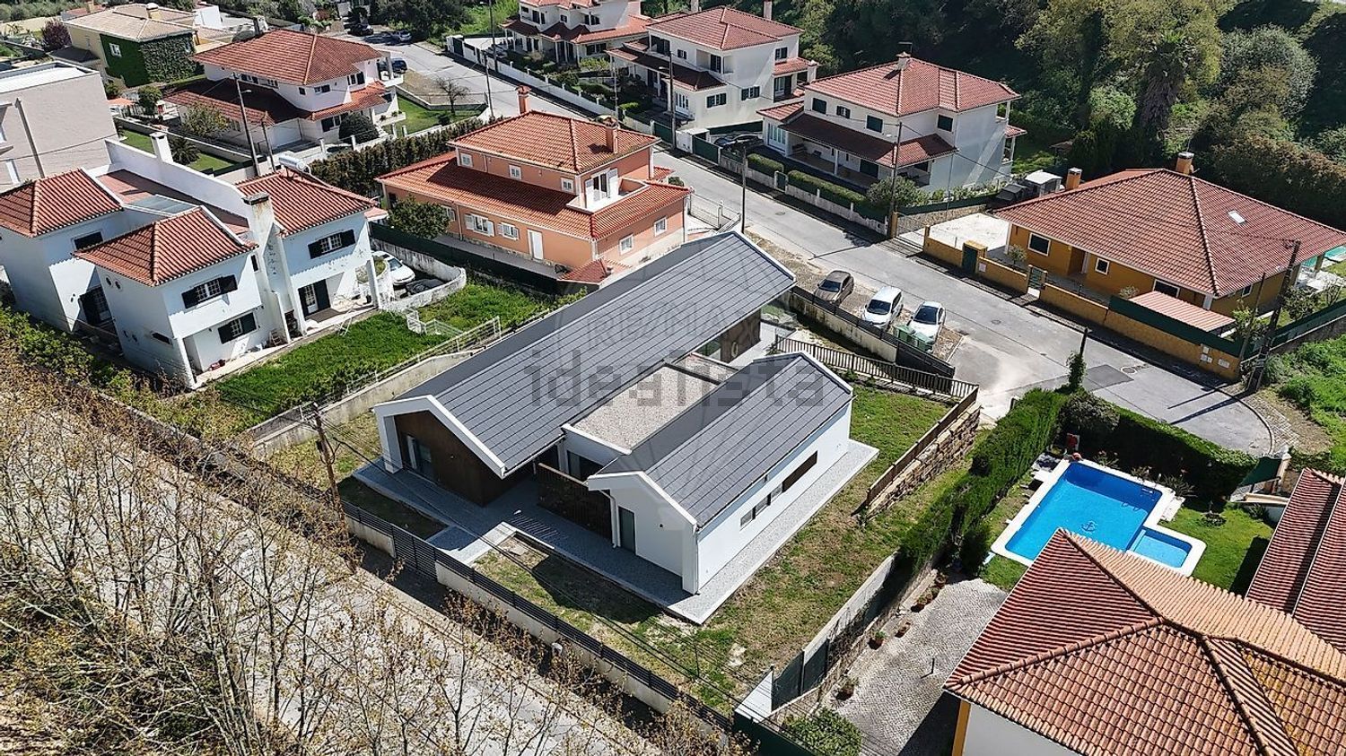 小楼房或独栋别墅出售在Praceta Da Lapa - 照片