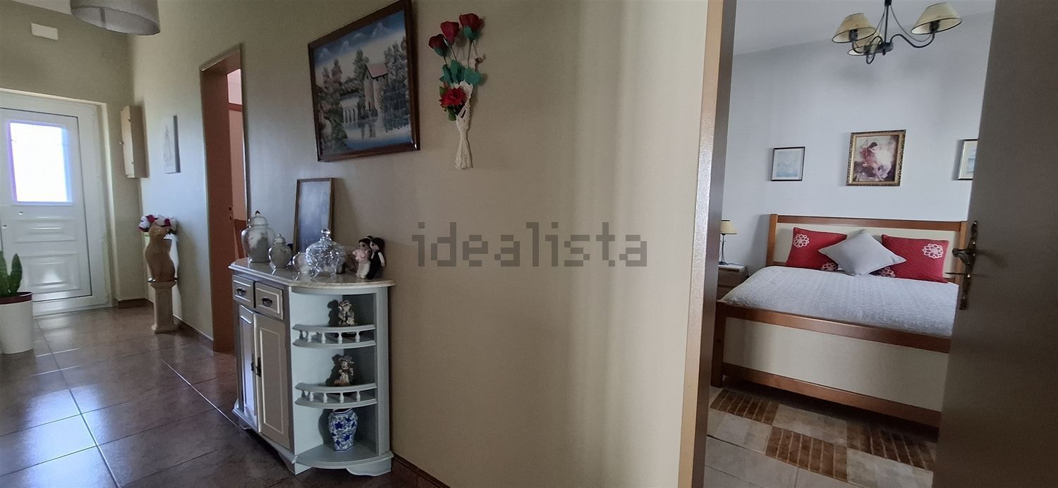 小楼房或独栋别墅出售在Santa Bárbara - 详情