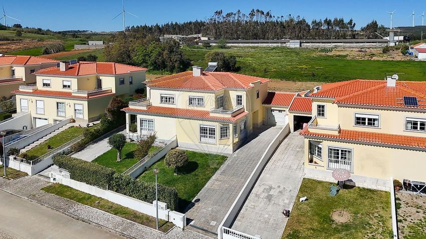 小楼房或独栋别墅出售在Rua da Engenheira