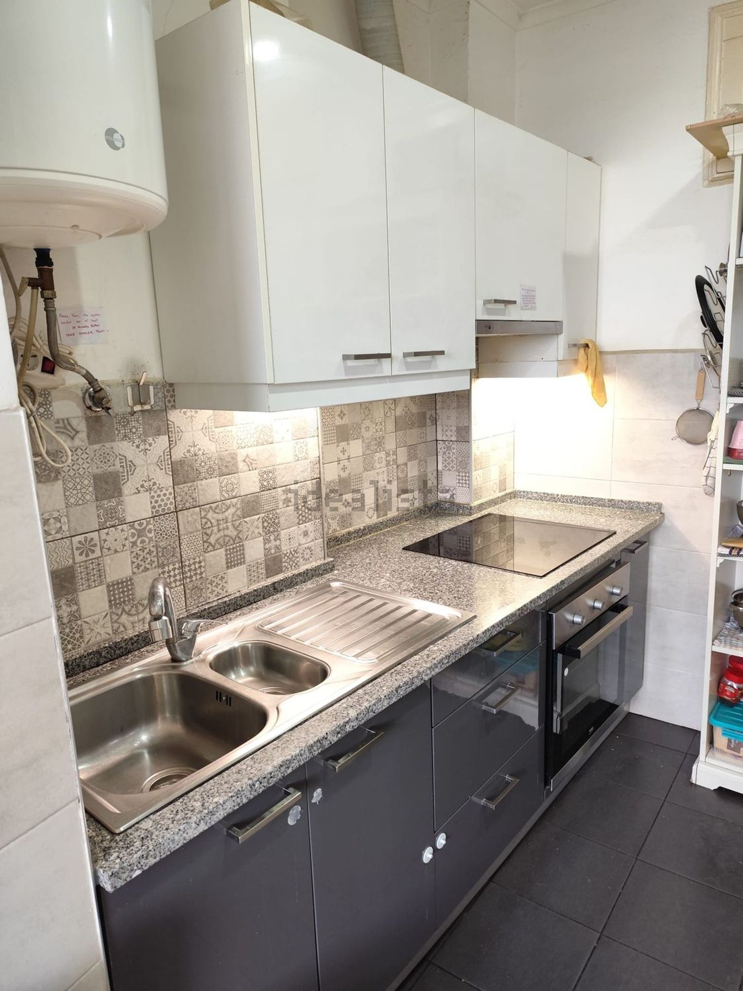 出租房间在Rua Do Vale Formoso, 141 - 厨房