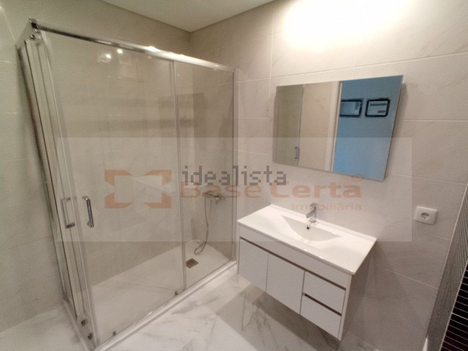 公寓 t3出售在Rua António Garibaldi - 卫生间