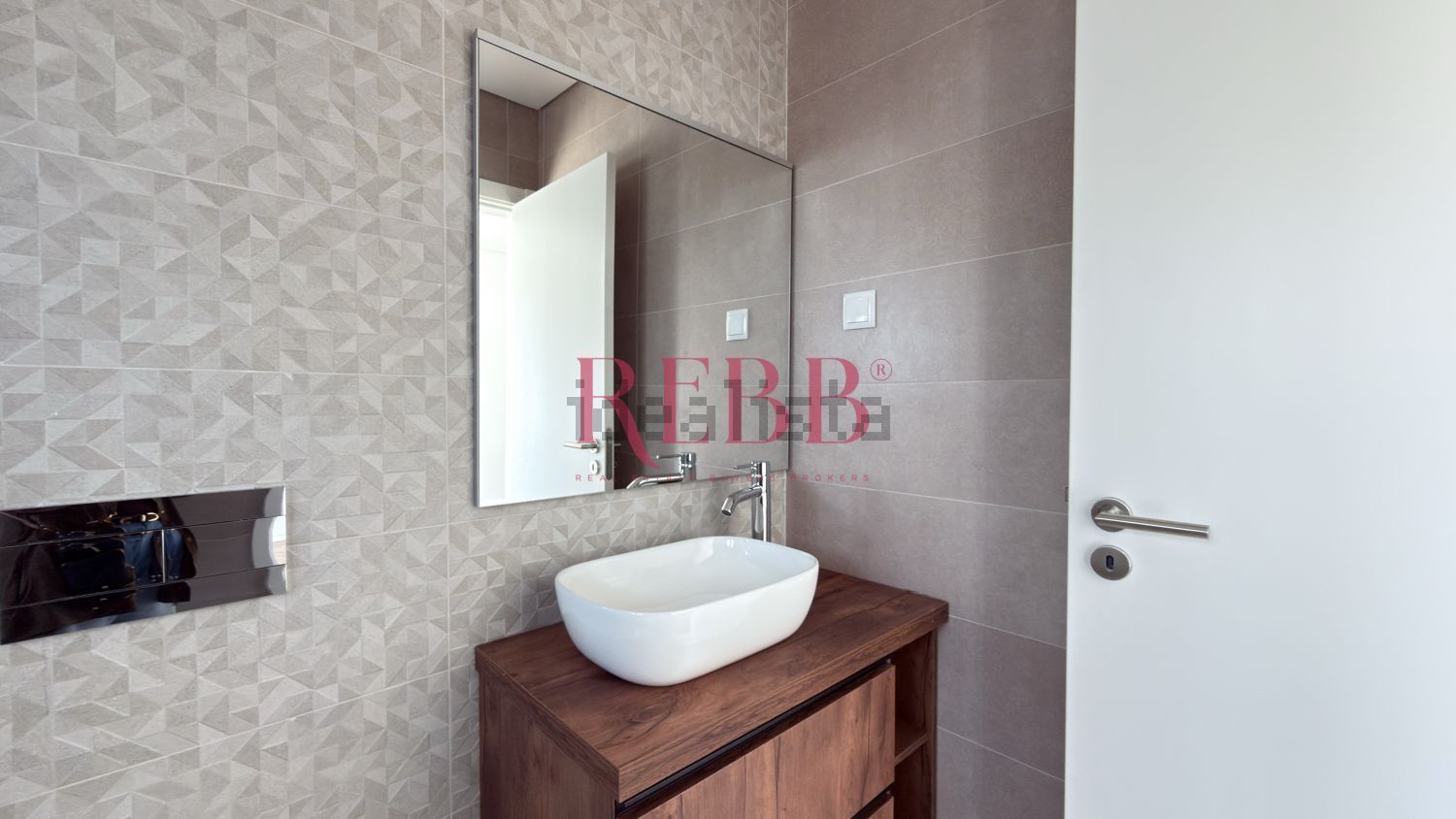 小楼房或独栋别墅出售在Rua Almada Negreiros - 卫生间