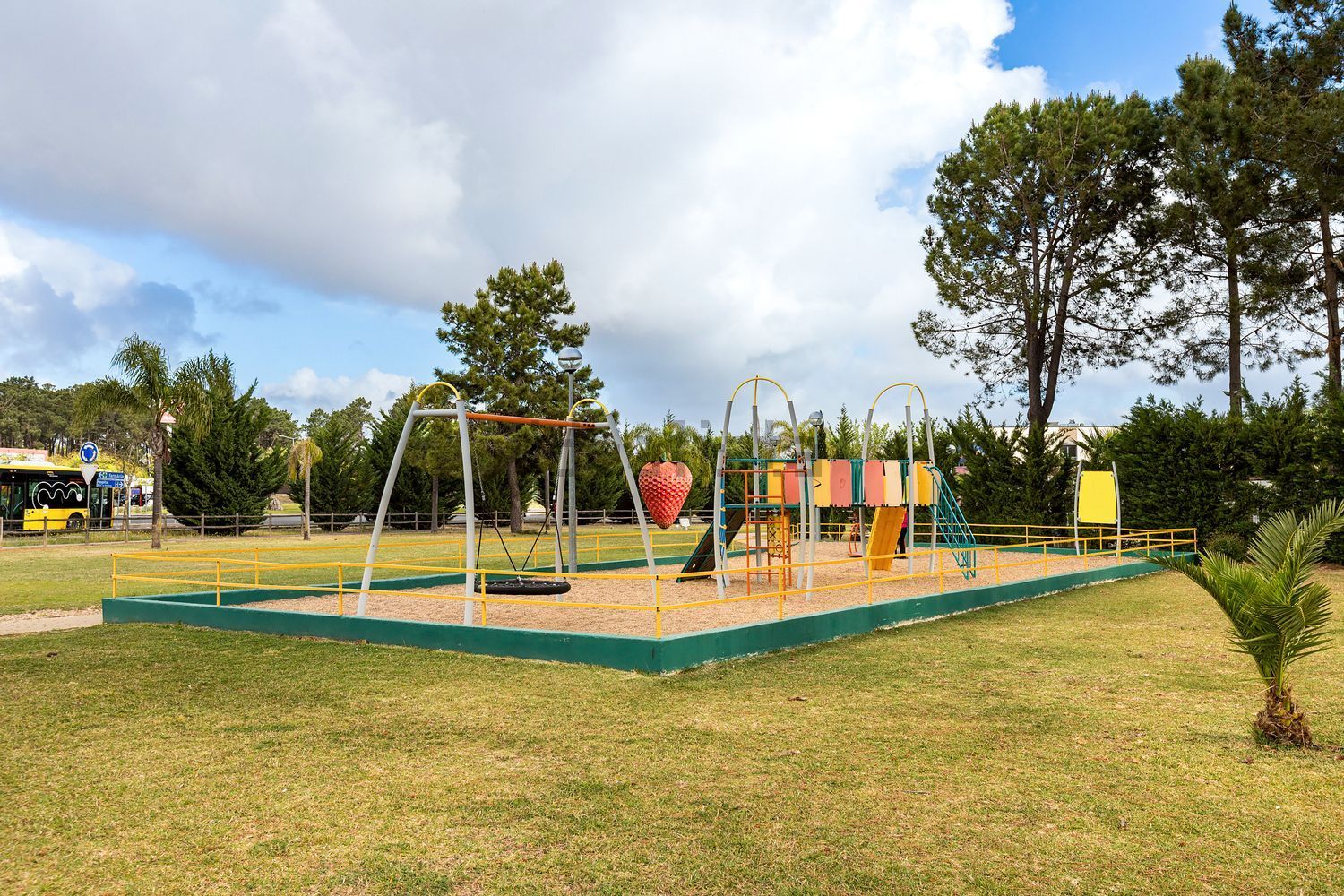 出租公寓 t2在Rua Luísa Tody, 88 - 花园