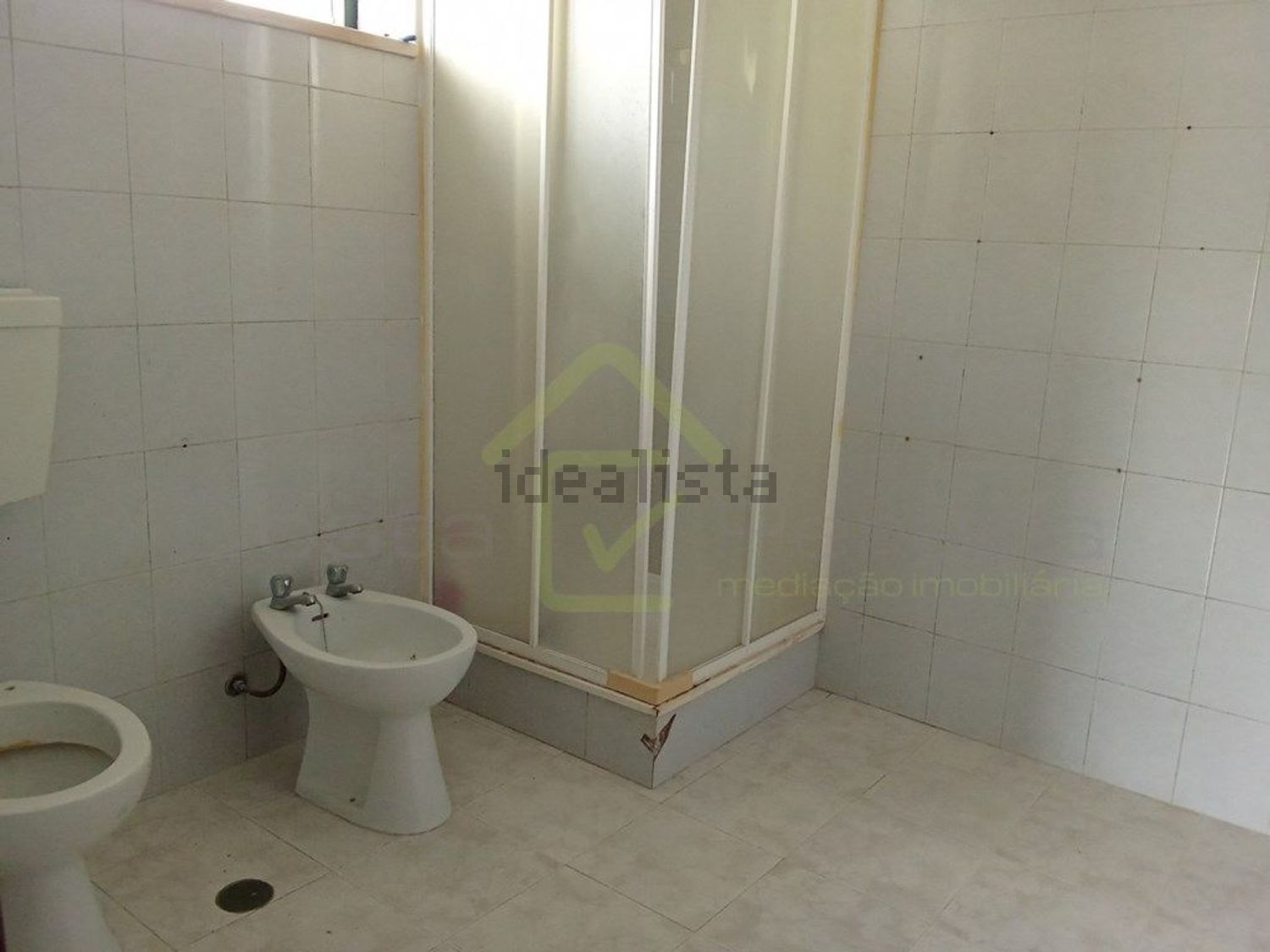 小楼房或独栋别墅出售在Vimeiro - 卫生间