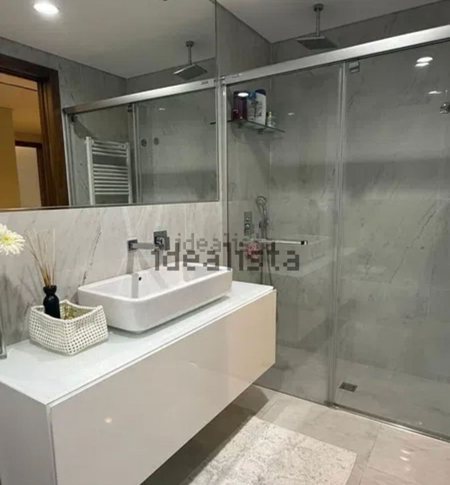 出租房间在Avenida Infante Dom Henrique, 25 - 卫生间