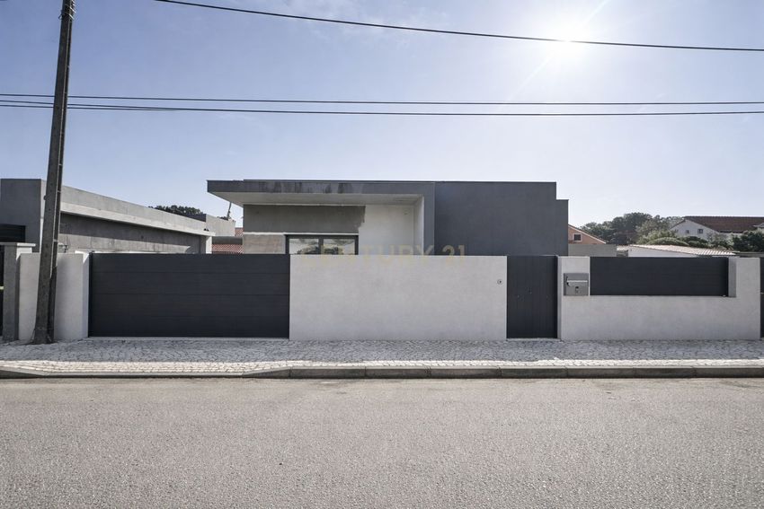 小楼房或独栋别墅出售在Rua Doutora Sara Benoliel, 2866