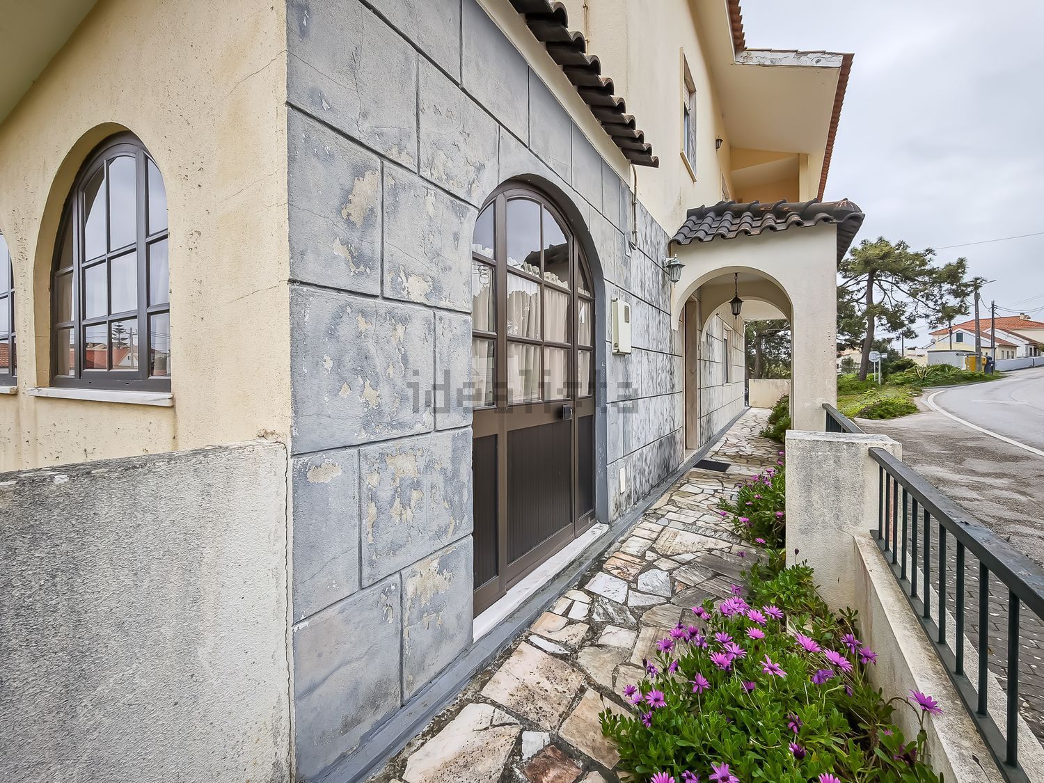 小楼房或独栋别墅出售lapa da serra - 外立面