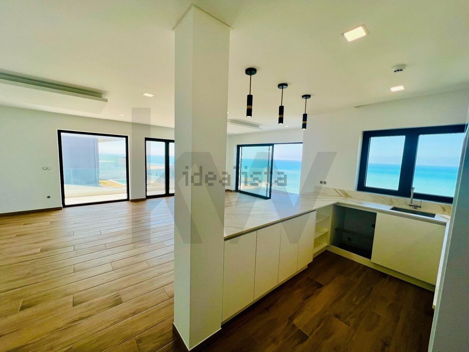 小楼房或独栋别墅出售在Rua das Salemas s/n - 居住