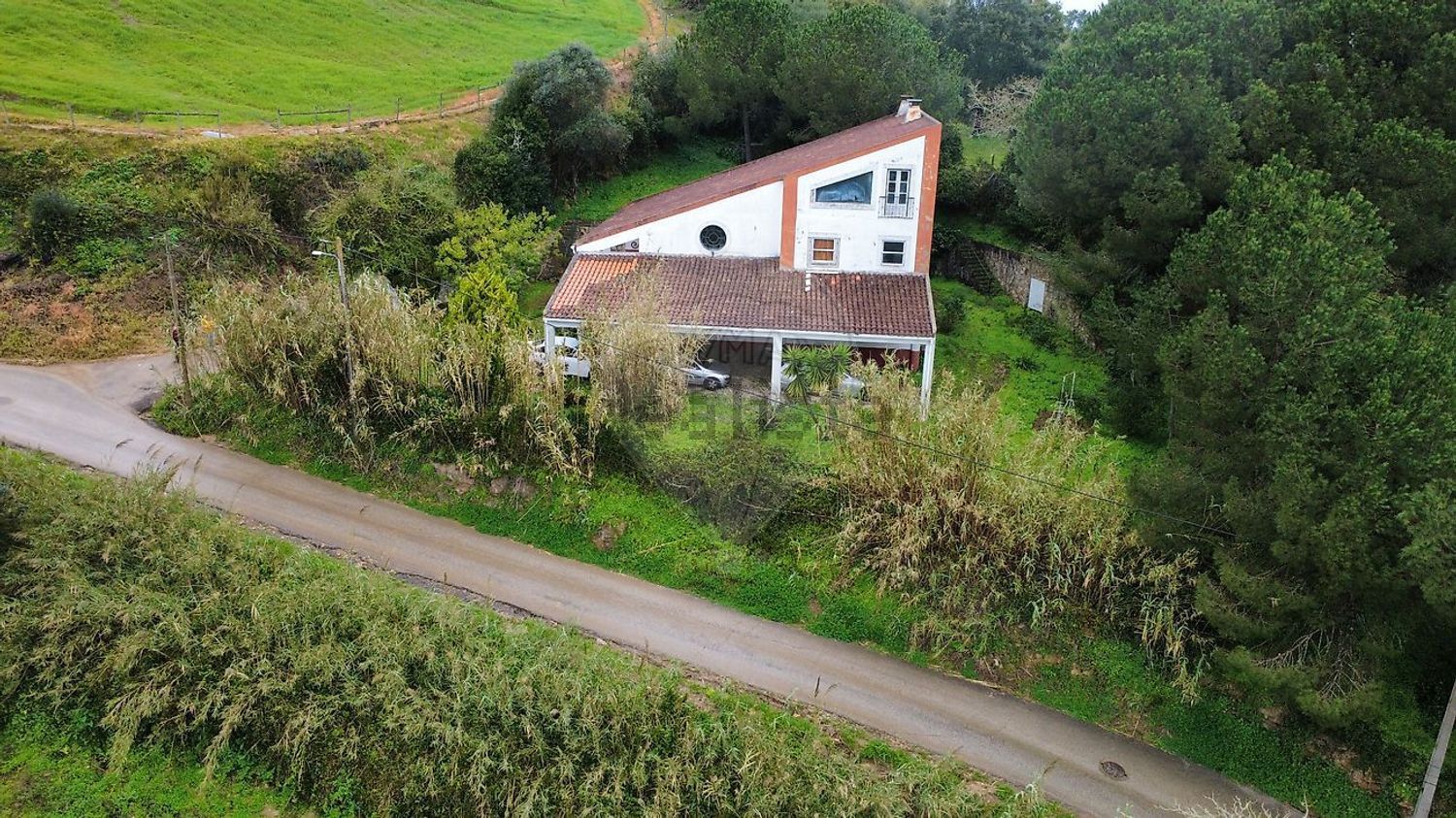 小楼房或独栋别墅出售R. da Portela - 照片