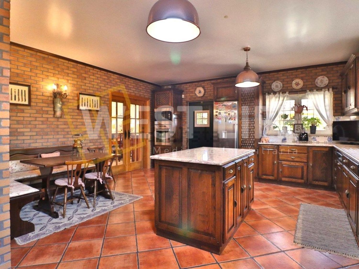 小楼房或独栋别墅出售在Turcifal - 客厅