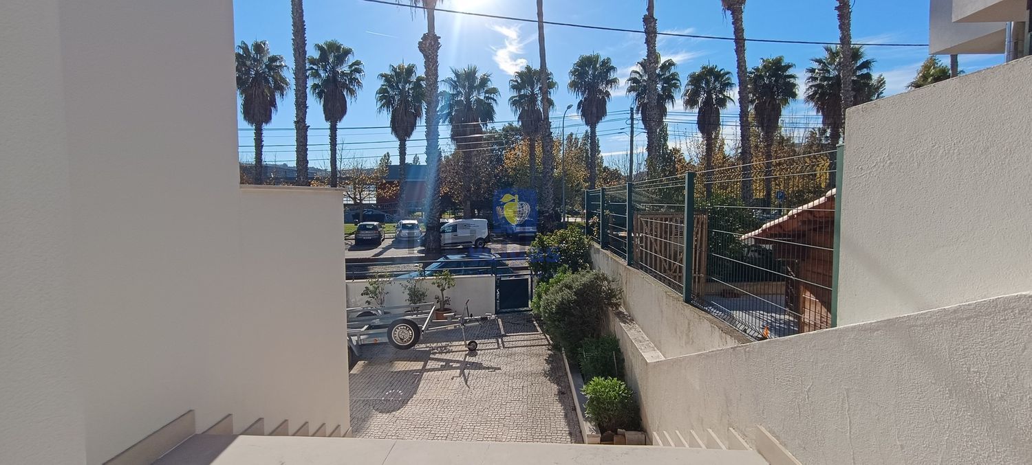 出租小楼房或别墅在Centro - 阳台