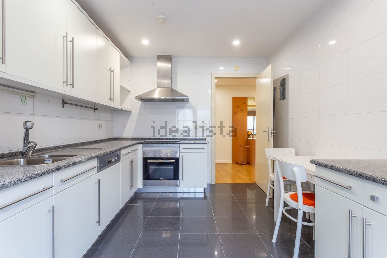 出租公寓 t2在Avenida Infante Dom Henrique - 厨房