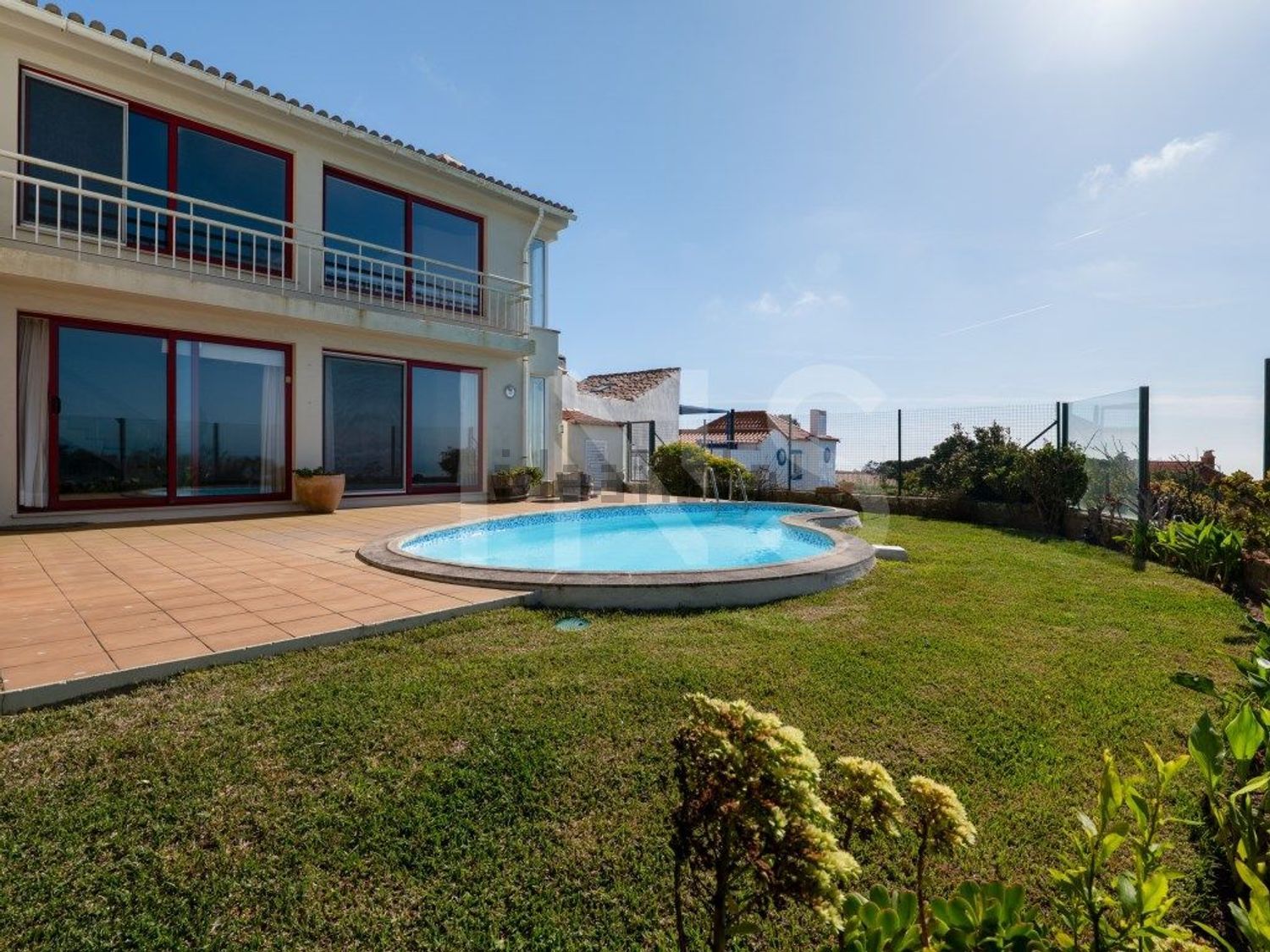 小楼房或独栋别墅出售在Rua do Beco - 游泳池