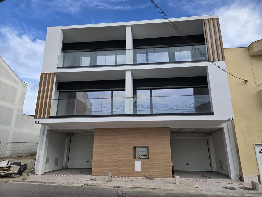 双拼别墅出售在Rua Faustino Freitas, 36