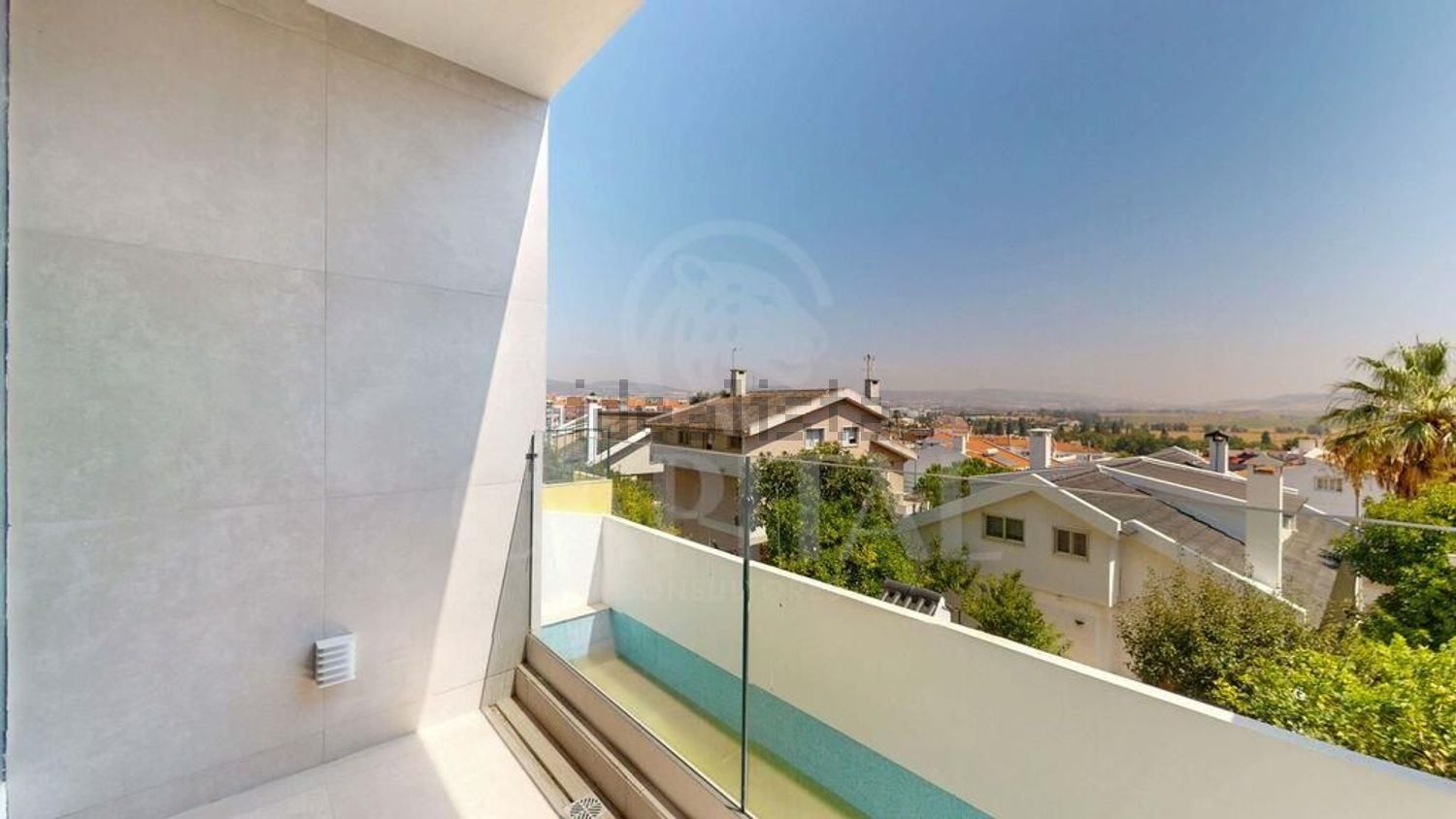 小楼房或独栋别墅出售在Rua da Calheta - 阳台