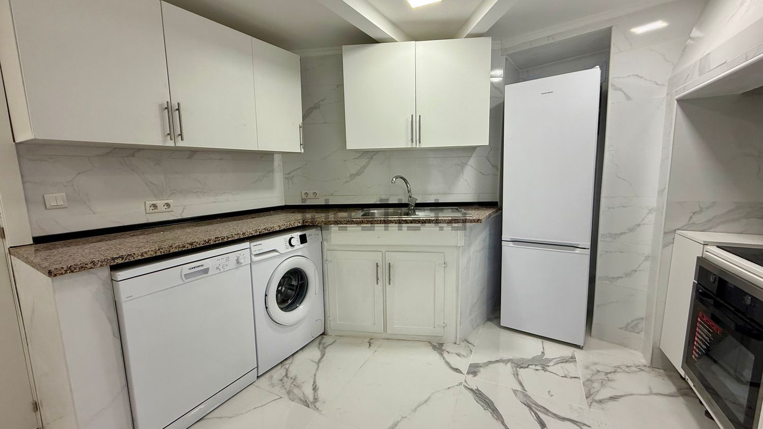 双拼别墅出售在Rua Comendador Miguel Esguelha - 厨房