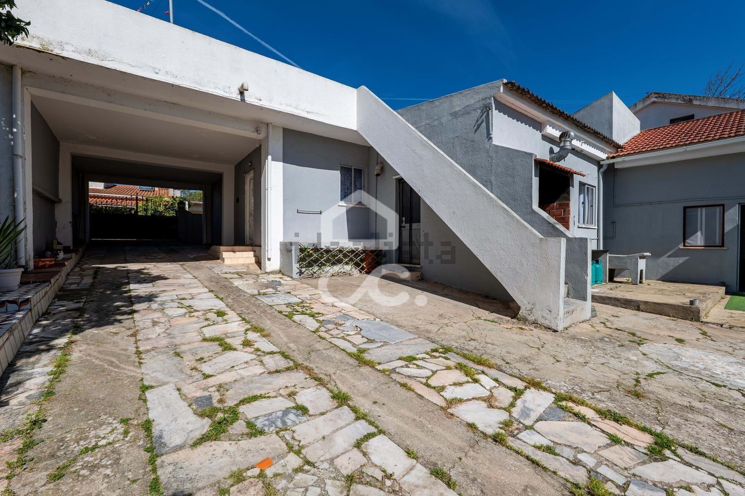 小楼房或独栋别墅出售在Lamas e Cercal - 外立面