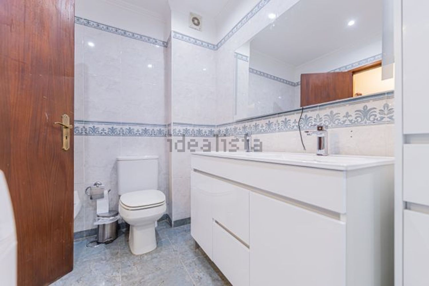 公寓 t4出售在Rua Almeida Garrett, 29 - 卫生间