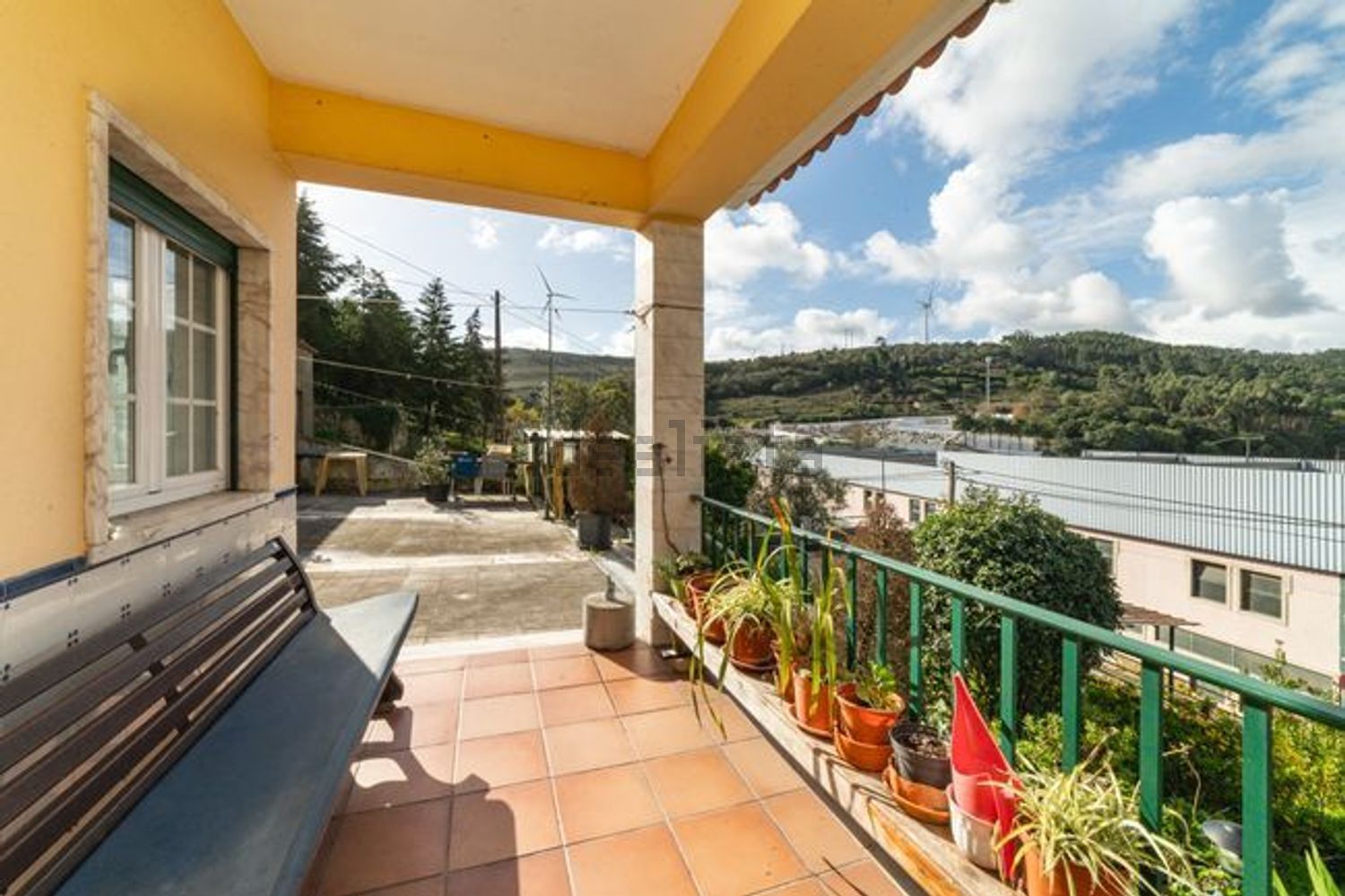 小楼房或独栋别墅出售在Travessa Linhas de Torres - 阳台