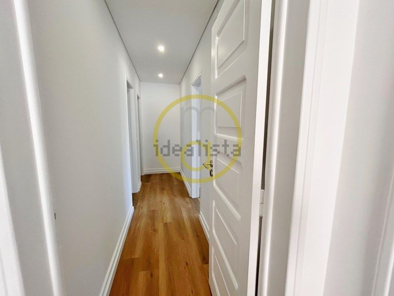 出租公寓 t2在Olivais - 过道