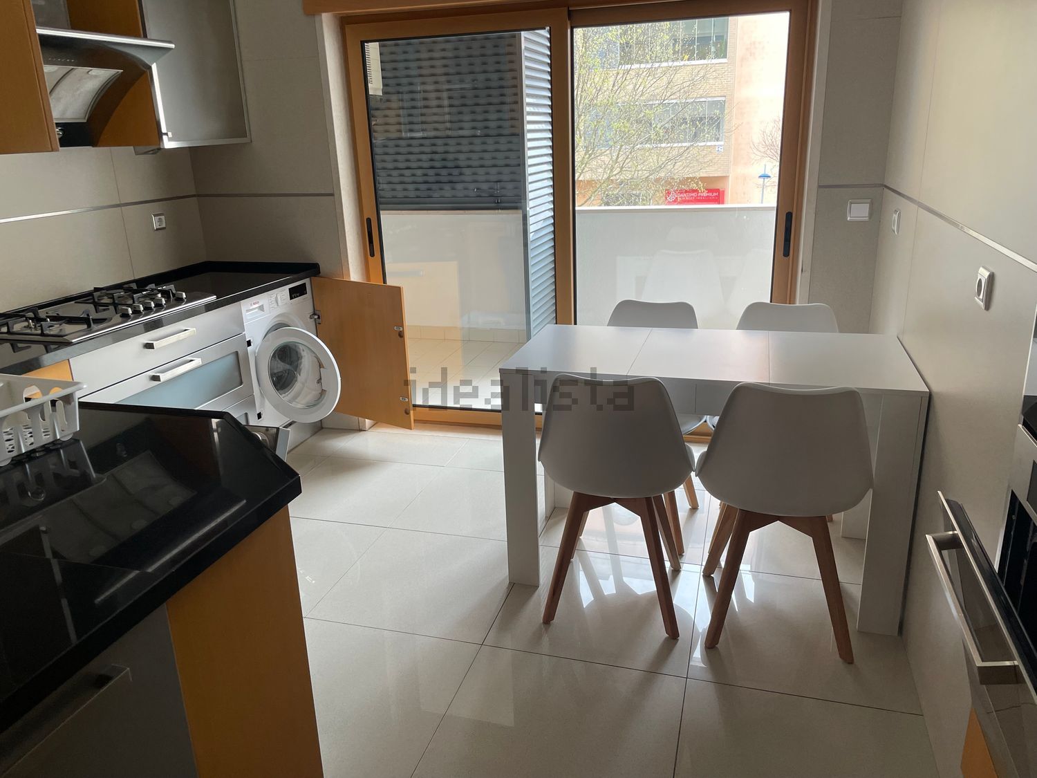 出租房间在Avenida Fernando Valle, 2 - 厨房