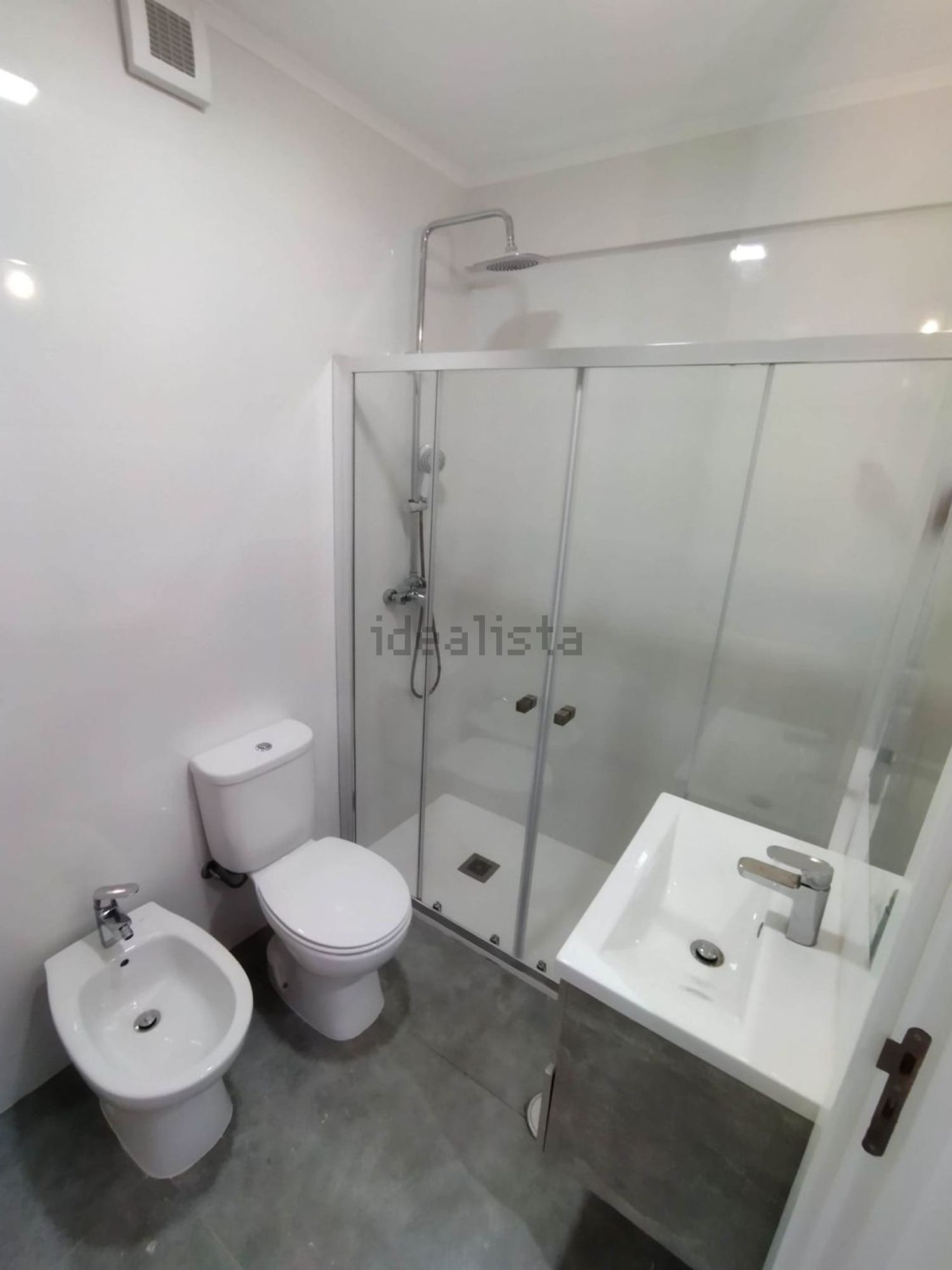 出租公寓 t2在Rua Doutor Miguel Bombarda, 251 - 卫生间