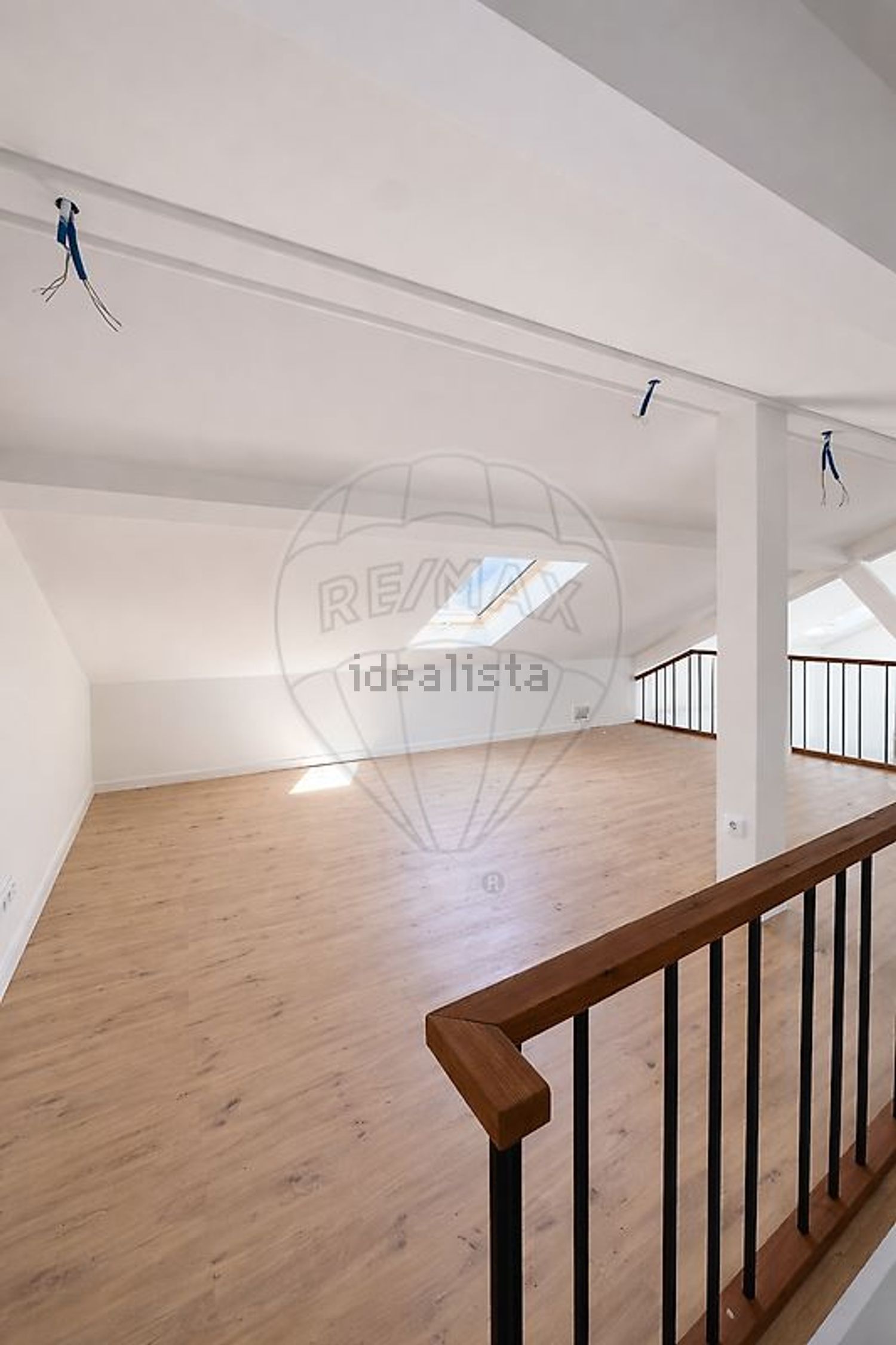 小楼房或独栋别墅出售在Rua da Ribeirinha - 详情