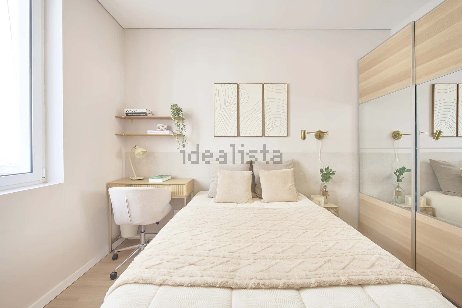 出租房间在Largo Vitorino Damásio, 2 - 卧室