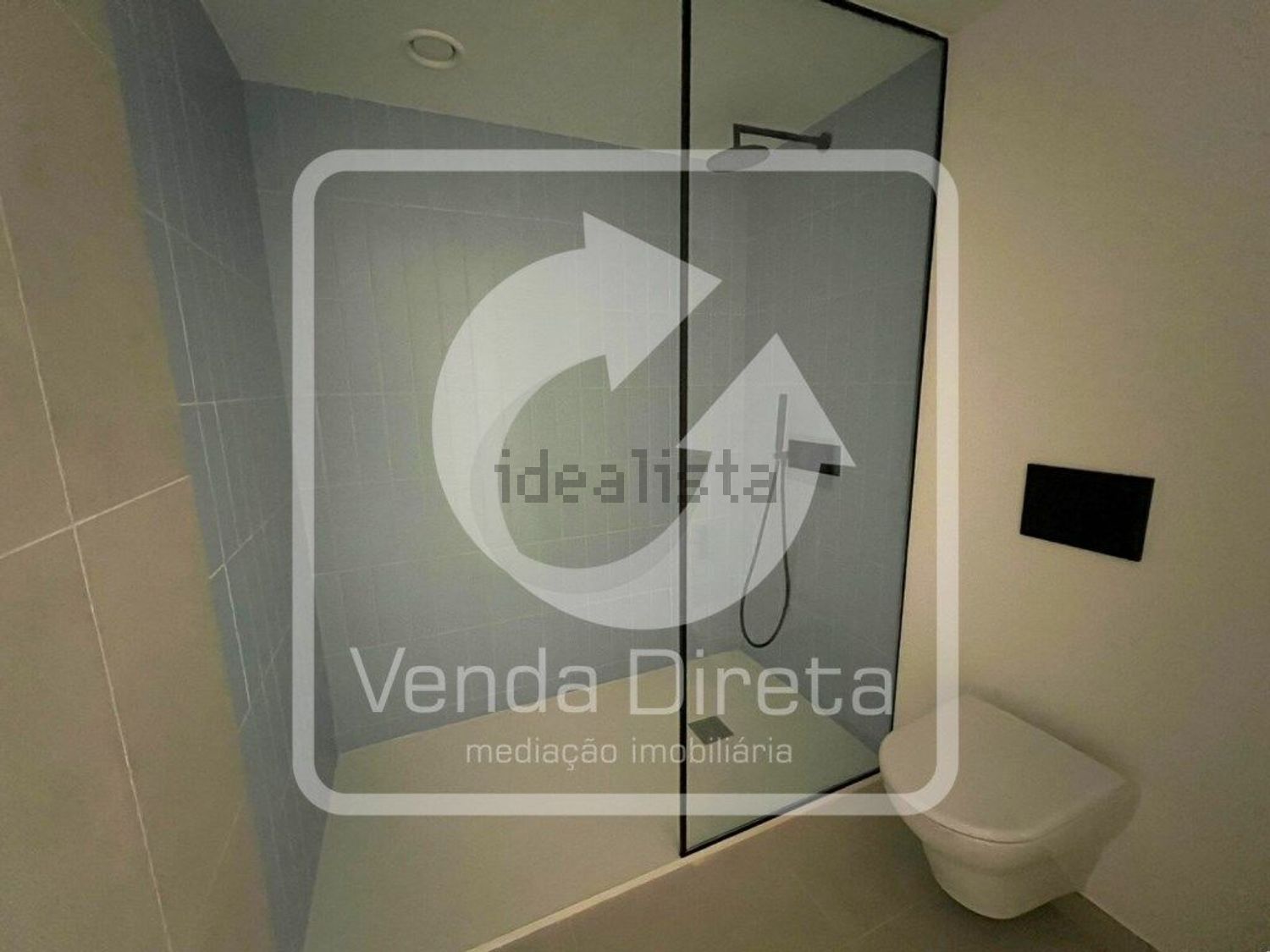 出租公寓 t2在Rua Bombeiros Voluntários do Barreiro, 17 - 卫生间