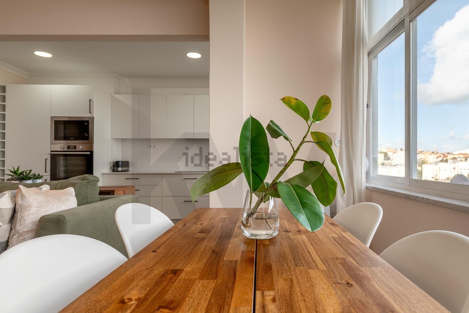 公寓 t2出售在Rua General Justiniano Padrel s/n - 客厅