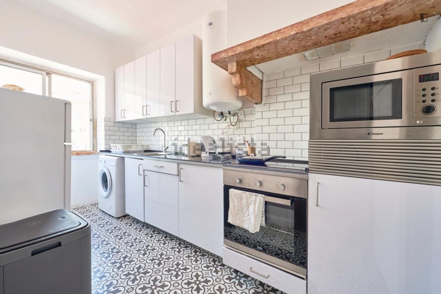 出租房间在Avenida Eduardo Jorge - 厨房