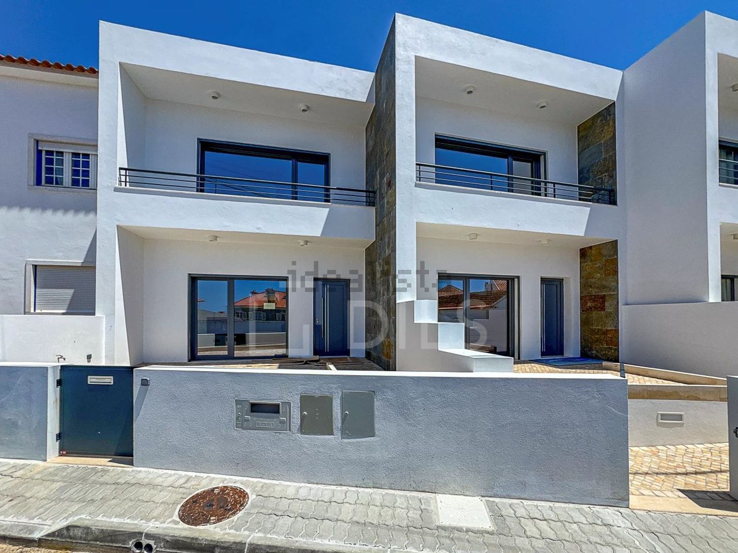 双拼别墅出售在Rua da Cancelinha, 12 - 外立面