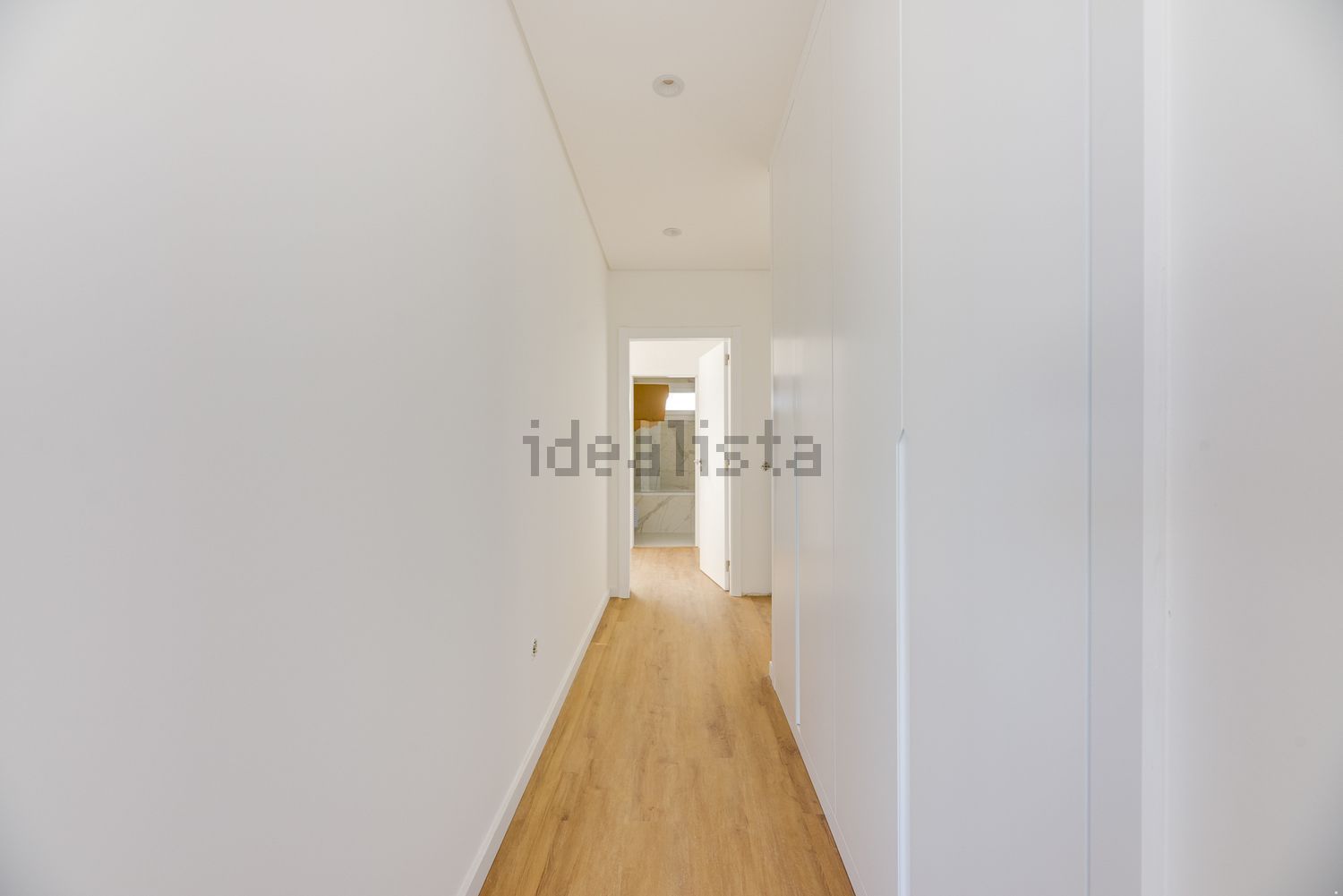 小楼房或独栋别墅出售在Santa Iria de Azoia - São João da Talha - Bobadela - 过道