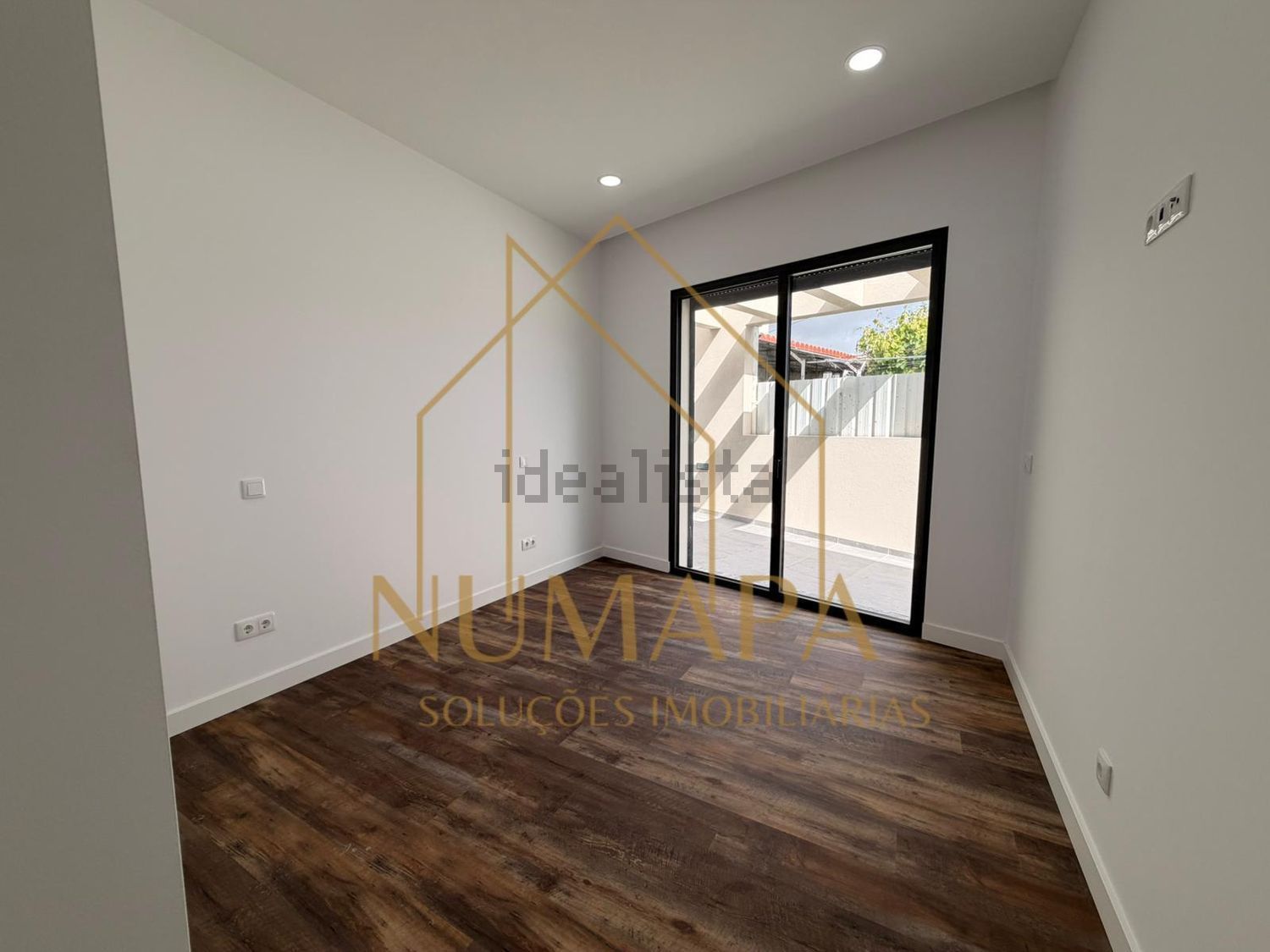 小楼房或独栋别墅出售在Rua Mário Sá - 居住