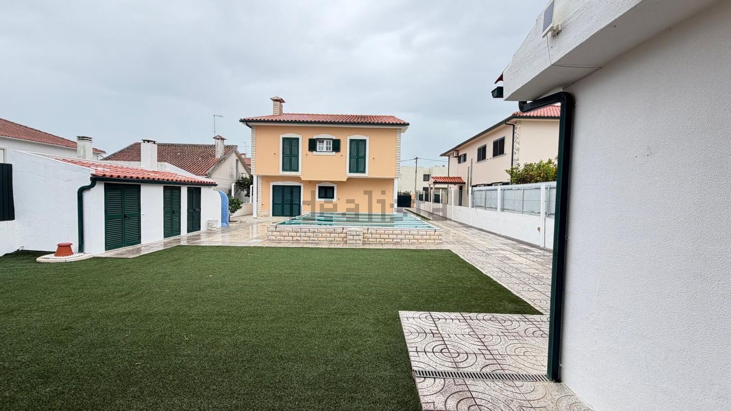 小楼房或独栋别墅出售在Quinta de Asseca - Padre Nabeto - 外立面