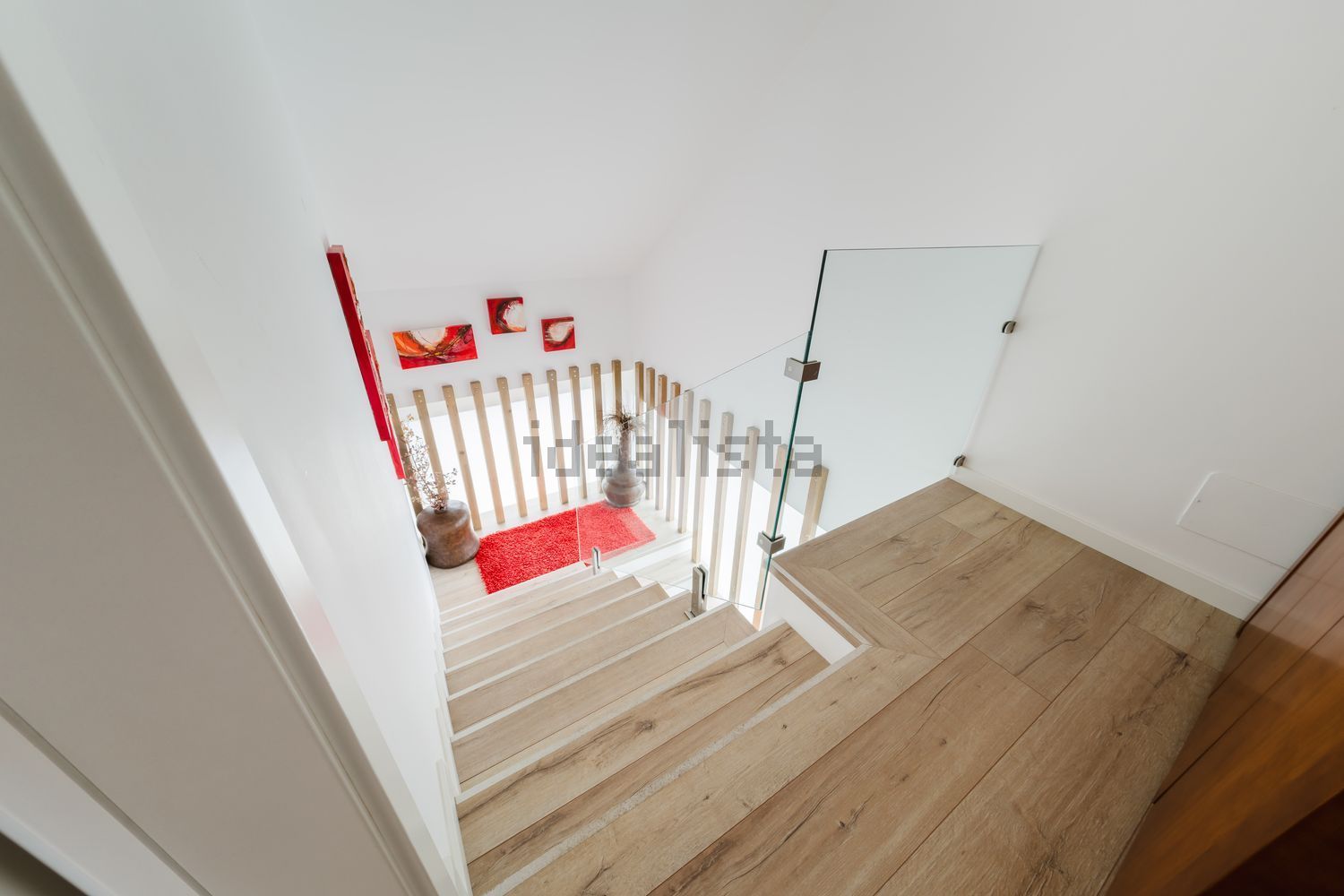 小楼房或独栋别墅出售在Redondos - 楼梯