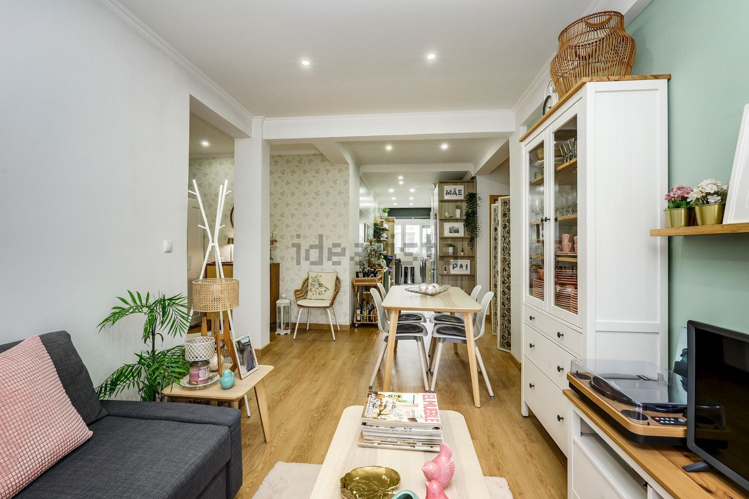 公寓 t2出售在Rua Tenente Coronel Salgueiro Maia - 客厅