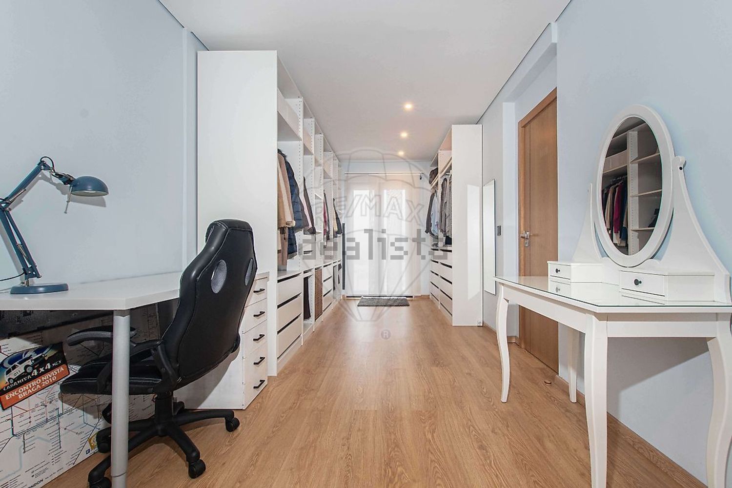 小楼房或独栋别墅出售在Rua Rui Pinto de Azevedo - 试衣间