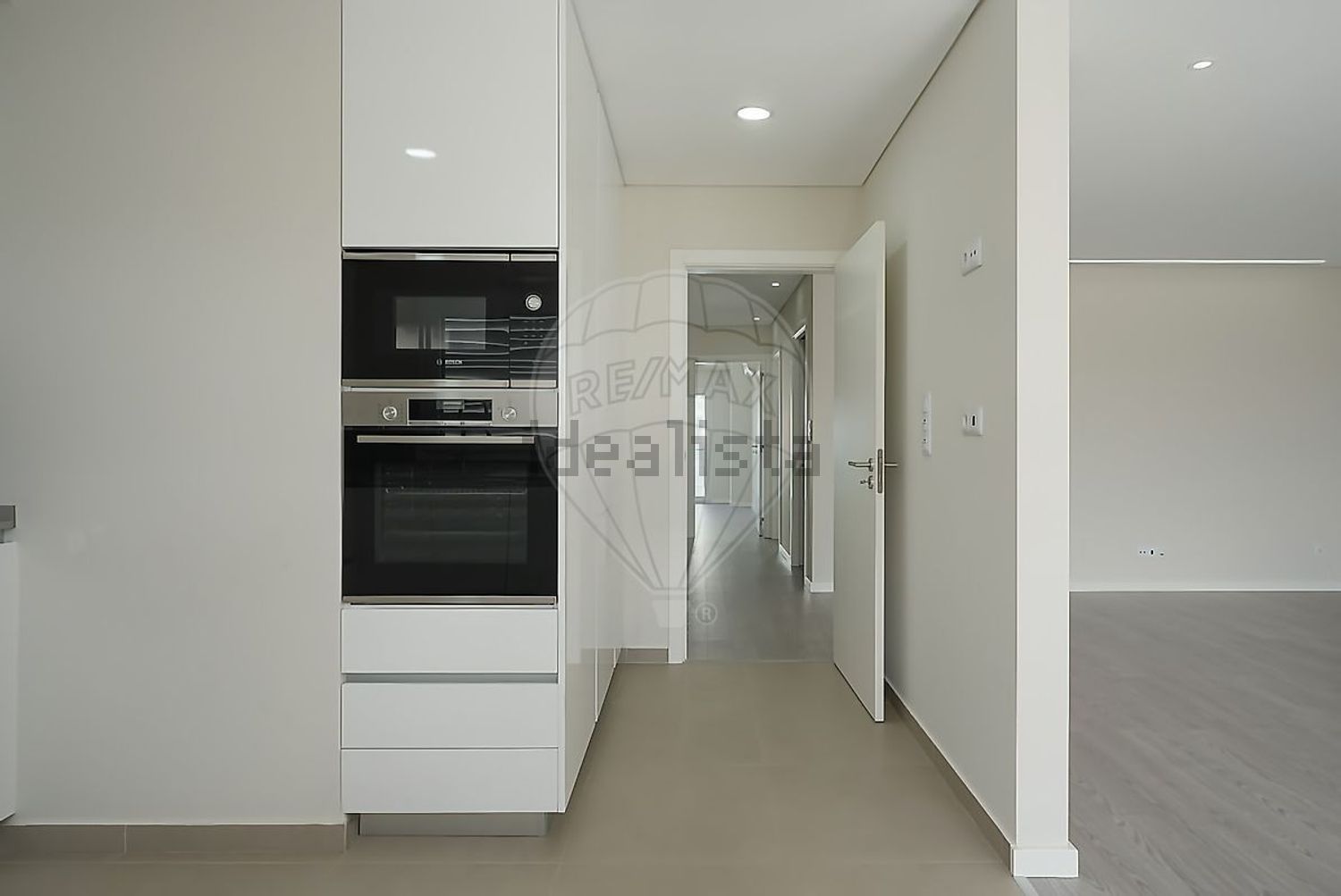 出租公寓 t2在Rua Maria Matos - 厨房