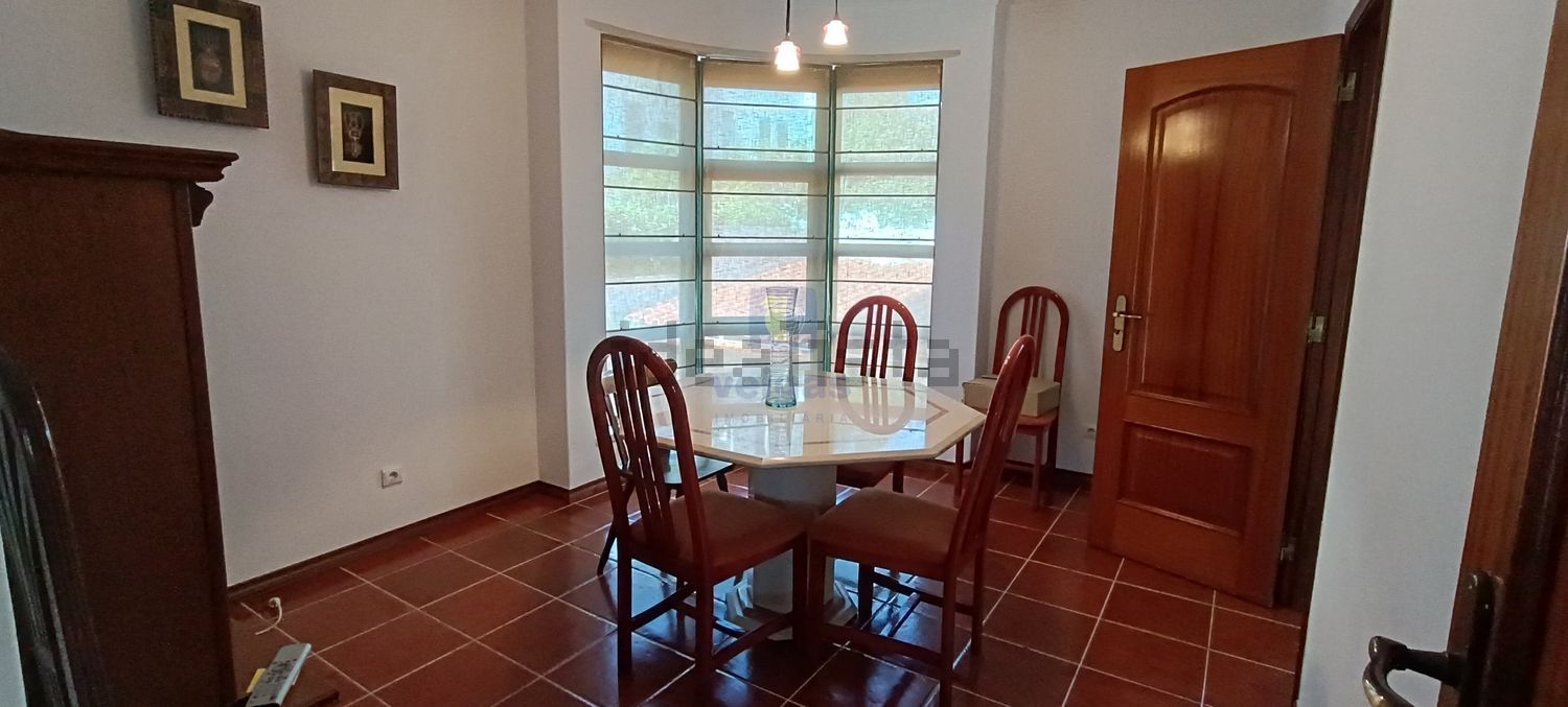 出租小楼房或别墅在Centro - 客厅