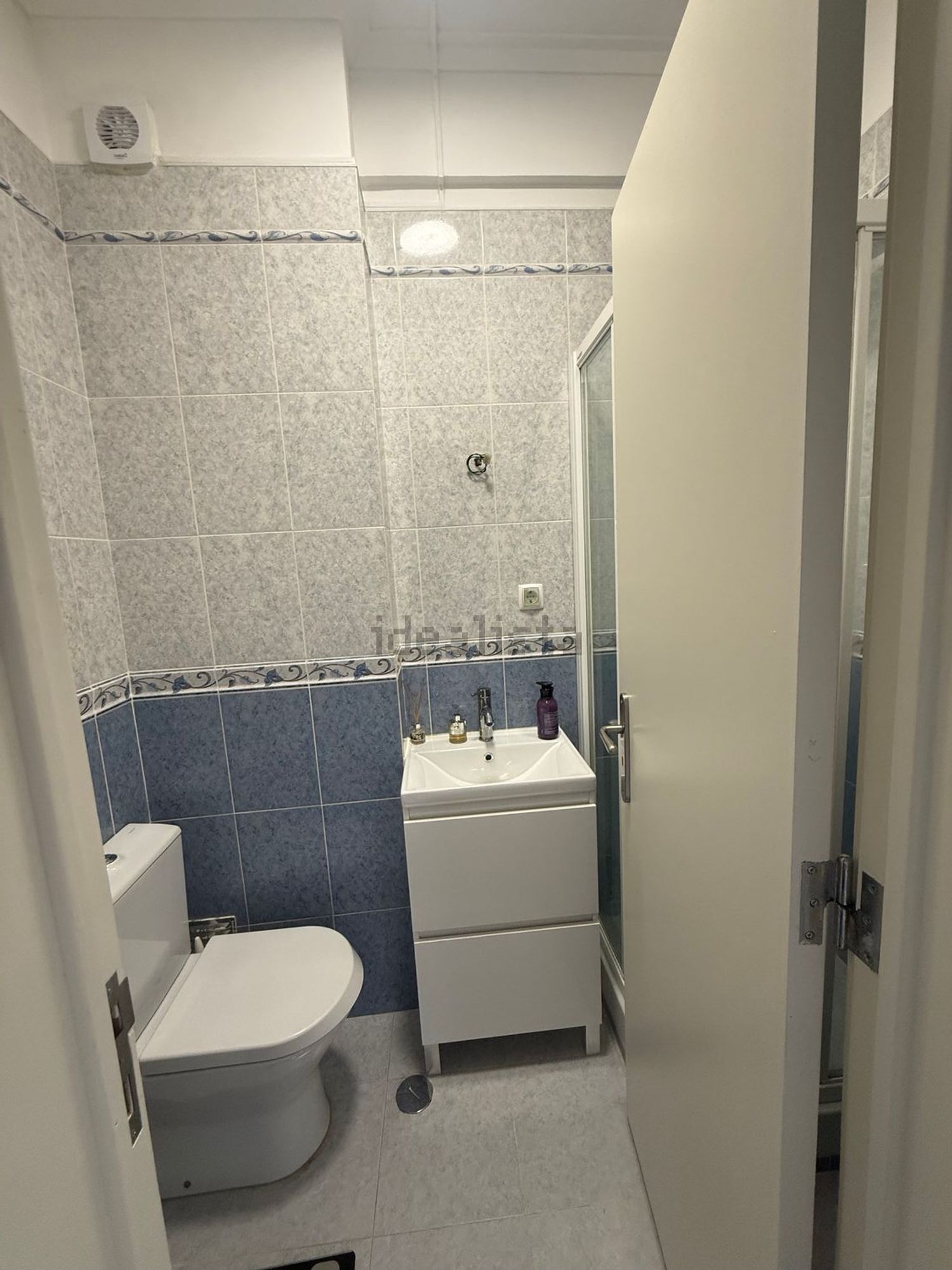 出租房间在Rua Alexandre Herculano, 25 - 卫生间